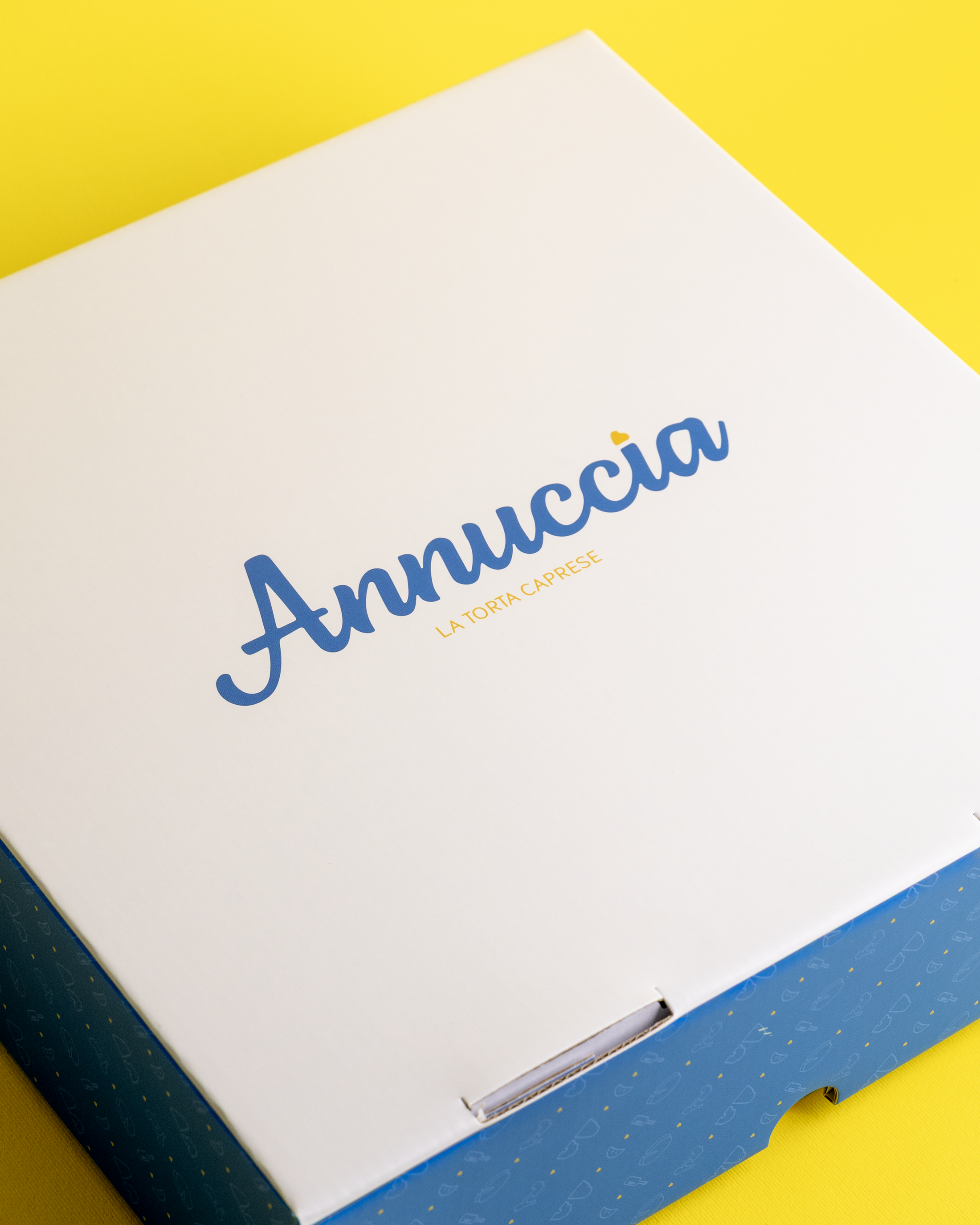 Annuccia al Cioccolato torta caprese classica alle mandorle